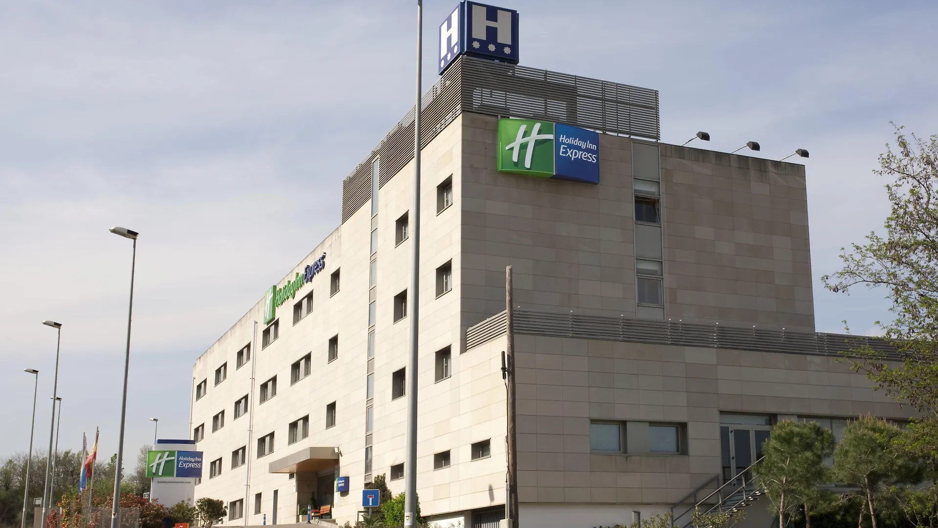 4 Hoteles 3 Estrellas Cerca de la Fundació Juan Abelló que Merecen Reservarse
